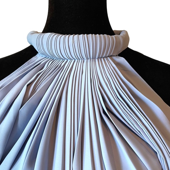 💐 Gorgeous Pleated Rolled Neck Cold Shoulder Top - Picture 5 of 10